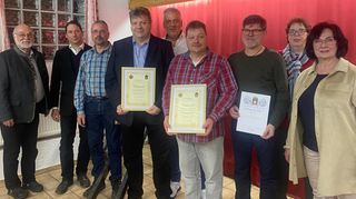 Die Geehrten mit Kreisoberschützenmeister Werner Mächtel, Stadtrat Michael Sauter und dem neuen Oberschützenmeister Henry Schönfeld (Fünfter von links).