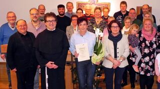Sonja Heusler-Enders (vorne, Dritte von links) feierte ihr 25-Jahr-Dienstjubiläum.
