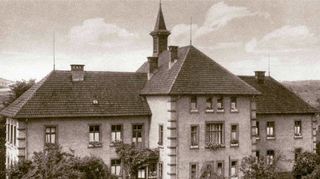 Dieses historische Bild aus dem Gemeindearchiv zeigt das Hardheimer Krankenhaus um 1910 – rund zehn Jahre nach der Einweihung.