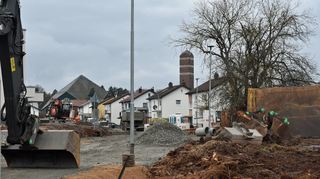 Tiefbauarbeiten stehen bei der Sanierung der Gregor-Mendel-Straße an. Außerdem werden die gesamte Fahrbahndecke und die Gehwege auf beiden Straßenseiten erneuert.