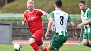 Für eine Überraschung sorgte der TSV Buchen II (in Rot), der gegen den Tabellenzweiten Rippberg-Wettersdorf/Glashofen mit 2:1 gewann.