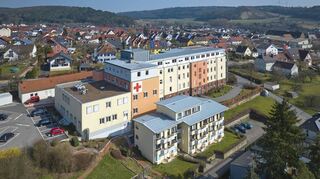 Das Hardheimer Krankenhaus aus der Vogelperspektive. Die schwierigen Zeiten im Gesundheitssektor gehen auch hier wie in vielen Kliniken nicht spurlos vorbei.