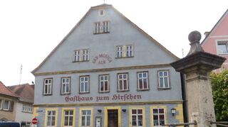 Das Haus Ars Musica in Aub: Soll die Stadt das Gebäude erwerben? Im Stadtrat sind die Meinungen geteilt.