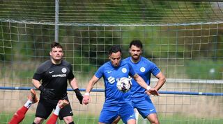 Fehlalarm: Nicht der FC Grünsfeld legten eine Bauchlandung hin, sondern der heimische SV Osterburken. Die Gäste gewannen nämlich mit 2:1.