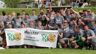 Edelfingen/Löffelstelzen feiert die Meisterschaft: Die SGM setzt sich souverän gegen den SV Sindelbachtal durch.