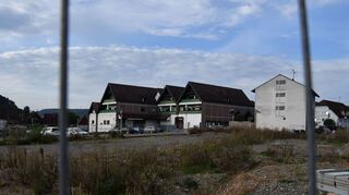 Wann es mit dem Erfapark-Projekt weitergeht, ist derzeit noch unklar. Aber Investor „Schoofs“ macht im laufenden Insolvenzverfahren kleine Schritte voran: Bei einem Bauprojekt in Mosbach wurden jetzt die Arbeiten wieder aufgenommen.