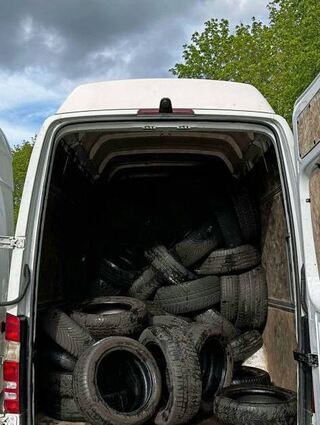 Welch eine „reife Leistung“ der Besatzung dieses Kleintransporters . . .