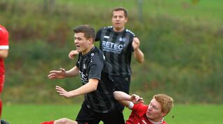 Grundtugenden werden beim TSV Gerchsheim nicht nur von Niklas Winter (in Rot) gefragt sein, um im Abstiegskampf der Kreisliga Tauberbischofsheim bestehen zu können. Im Kampf um den Klassenerhalt steht nun ein sehr wichtiges Spiel an.