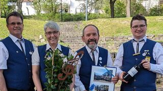 Peter Kraft wurde für sein unermüdliches Wirken in der Musikkapelle Grünsfeld ausgezeichnet.