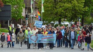 Zahlreiche Bürger setzten bei der Demonstration in Buchen, organisiert von der Initiative „Herz statt Hetze“, ein klares Zeichen.