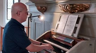 Den wunderbaren Klang der wertinstandgesetzten Orgel in der Uiffinger Weinbrennerkirche verdeutlichte Bezirkskantor Hyun Soo Park beim Orgelfest.