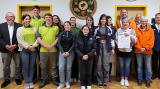 Ehrungen langjähriger und verdienter Mitglieder der DLRG-Ortsgruppe Hettingen standen bei der Jahreshauptversammlung auf dem Programm.