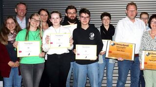 Bei der Mitgliederversammlung von Sportkarate Walldürn wurden Mitglieder geehrt.