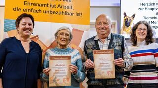 Auch Ehrungen gab es beim Tierschutzverein (von links): Heidrun Leiß-Schott, Vorsitzende, Margit Kroboth (45 Jahre Mitgliedschaft), Gerhard Weiß (50 Jahre Mitglied) und Jasmin Paul, zweite Vorsitzende.