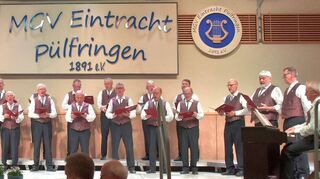 Der Männergesangverein Eintracht Pülfringen eröffnete und beschloss als Gastgeber den Liederabend.