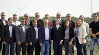 Mit zwei Listen tritt die Freie Wählervereingung Creglingen bei der Kommunalwahl am 9. Juni an. Links im Bild die Kandidatinnen und Kandidaten der Wählergemeinschaft Creglinger Bürger, rechts die Bewerberinnen und Bewerber der Liste „Wir für Creglingen“.