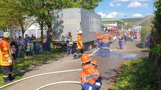 Die Jugendfeuerwehr zeigte bei einer Schauübung ihr Können.