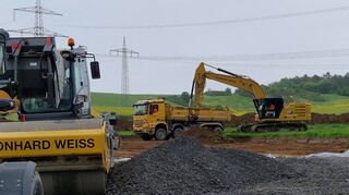 Das Projekt SuedLink nimmt auch in der Region Fahrt auf: Zwischen Lauda-Königshofen und Distelhausen sind jetzt die vorbereitenden Arbeiten für die Querung der Tauber gestartet worden.
