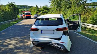 Auf der Igersheimer Umgehungsstraße krachte es am Feiertag, gegen 17 Uhr, sehr laut. Drei Fahrzeuge waren in den Unfall verwickelt.