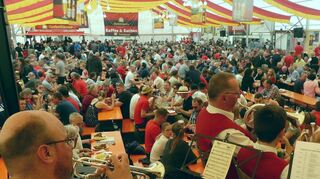 Gute Stimmung herrschte am traditionellen Vatertag beim Herbsthäuser Bockbierfest, mit den Musikkapellen Markelsheim und Harthausen als Stimmungsmacher