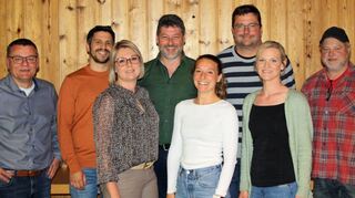 Ein junges Team führt jetzt die Heidersbacher Musiker. Unser Bild die scheidenden Vorstände zusammen mit ihren Nachfolgern (v. l.) Volker Noe, Christian Hemberger, Julia Lindemann, Thomas Wollner, Magdalena Baarends, Stefan Sauer, Larissa Hemberger und Dirigent Frank Weber.