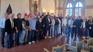 Internationale Gäste kamen zum Empfang der Stadt ins Rathaus.