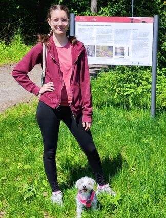 Mit ihrem Hund ist Joanne Schaaf gerne in der Natur unterwegs.