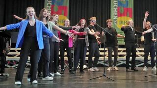 Die Schülerinnen und Schüler des BGB überzeugten mit tänzerischen Darbietungen.