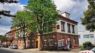 Die Postbank bleibt offen. Über ihre Zukunft wurde noch nicht final entschieden. Die Post-Dienstleistungen werden jedoch Anfang Juni beendet.