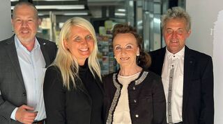 Die Familie Versch hat ihren Baustoffhandel in Hasloch an die Geschäftsleitung der Firma Kalkwerke, Simone Heider und Gerhard Hornung, übergeben.