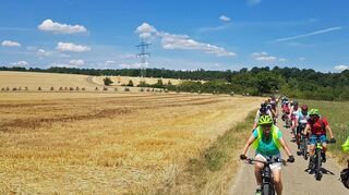 Eine abwechslungsreiche Radtour durch die schöne Landschaft des Odenwaldes, des Spessart-Räuberlandes und des Lieblichen Taubertals sowie gesellige Abendveranstaltungen mit Musik und Tanz erwarten die Teilnehmerinnen und Teilnehmer beim 3-Länder-Rad-Event.