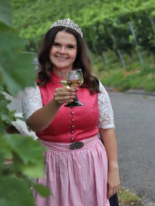 Die Unterschüpfer Weinkönigin Anna-Lena.