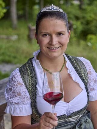Die Taubertäler Weinprinzessin Mareike.