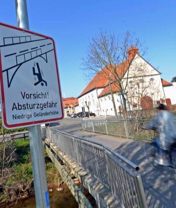 In Worms ging man andere Wege. Hier die Brücke bei Pfeddersheim.
