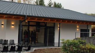 Das Abstellen der Wasserversorgung in den Aussegnungshallen während der Wintermonate, genauer von November bis März, war Thema in der jüngsten Sitzung des Seckacher Gemeinderats. Das Bild zeigt die Aussegnungshalle in Zimmern.