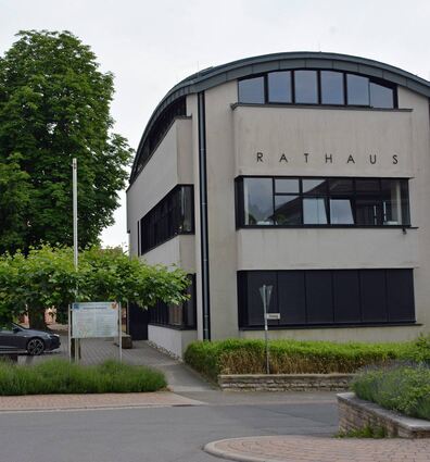 Halbe, halbe: Im Rosenberger Rathaus tagt künftig ein Gemeinderat, der sich fast zur Hälfte aus neuen Gemeinderäten zusammensetzt und dessen Frauenquote bei knapp 50 Prozent liegt.