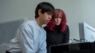 Ein klassisches „odd couple“: Julio Torres als Alejandro und Tilda Swinton als Elizabeth in „Problemista“.