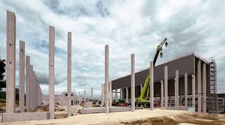 Imposante Baustelle: Das neue Logistik- und Fertigungszentrum von Weinig nimmt immer mehr Gestalt an.