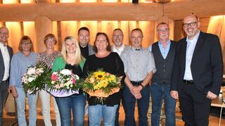 FN-Geschäftsführer Jochen Eichelmann (links) und die FN-Betriebsratsvorsitzende Heike von Brandenstein (daneben) ehrten Mandy Wölfel und Diana Schuler aus dem FN-Reisebüro, ebenso Jürgen Haun (Leiter Abokundenbetreuung) sowie FN-Chefredakteur Fabian Greulich (rechts) und den stellvertretenden Reporter-Chef Sascha Bickel. Verabschiedet wurden Brigitte Sommer, Günter Erhardt und Ralf Marker. Auf dem Bild fehlen Nicole Häfner und Klaus T. Mende.