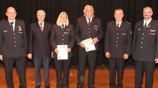 Hildegund und Friedrich Kort wurden zu Ehrenmitgliedern der Feuerwehr Seckach ernannt.