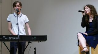 Ausdrucksstark und bis ins Feinste ausgearbeitet haben Iasmina Gatas und Jonathan Ball ihre beiden Songs. Dafür gab es den ersten Platz.