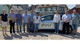 Ab sofort kann ein E-Carsharing-Auto der Firma „deer“ in Oberwittstadt in der Uhlandstraße gemietet werden.