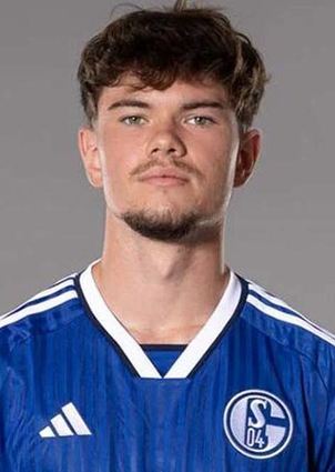 Niklas Dörr aus Schweinberg im Trikot des FC Schalke 04.