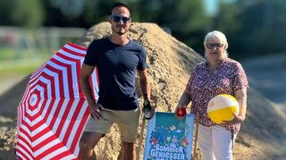 Beatrix Wendt und Kristofer Schädle freuen sich auf die von ihnen federführend initiierte und organisierte „Beach-Woche“, bei der der Marktplatz in Lauda erstmalig in eine Strandlandschaft verwandelt wird.
