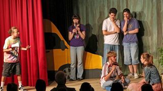 Die Schüler präsentierten ein kurzweiliges Theaterstück in der Aula des MSG.