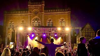 Friedlich feiern und das Gemeinschaftsgefühl genießen: In Tauberbischofsheim beginnt an diesem Freitag das Altstadtfest.