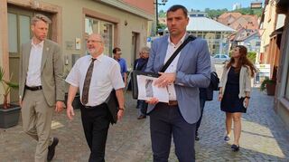 Die Vertreter des Landes und der Stadt beim gemeinsamen Rundgang durch die Kernstadt.