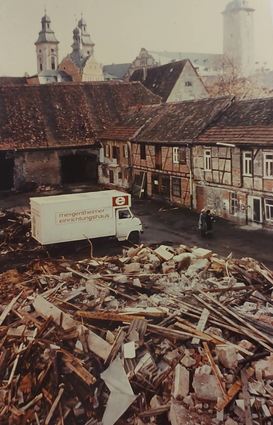 Der Johanniterhof gehört zu den ältesten Plätzen der Stadt und war ein Wirtschaftshof mit landwirtschaftlichem Gepräge. Die Gebäude befanden sich größtenteils in einem schlechten Zustand und wurden abgerissen.