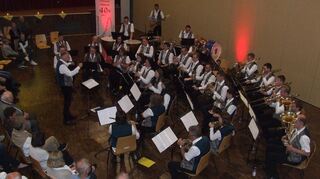 Das Orchester des Musikvereins „Eintracht“ Külsheim bei seinem sommerlichen Solisten-Konzert.