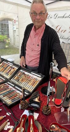 Den Kunsthandwerkern machte der Regen zu schaffen.